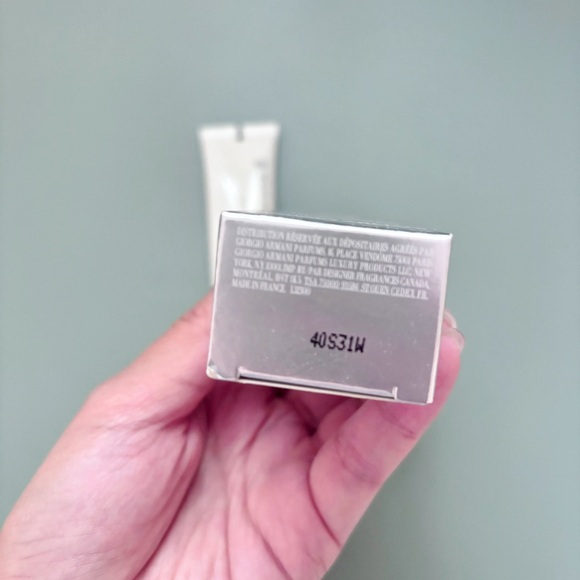 Luminessence Bright Revelator Universal Greige BB Fluid - Picture 3 of 4